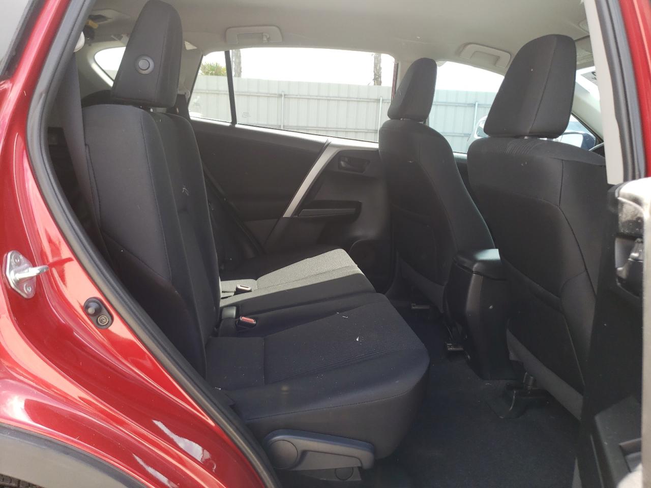 Photo 6 from auction – 2016 TOYOTA RAV4 LE with VIN 2T3ZFREV1GW269564