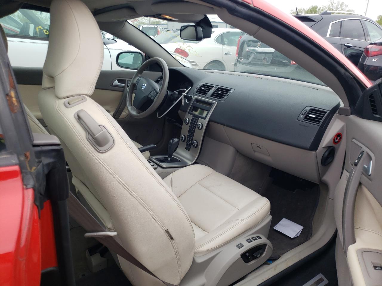 Photo 5 from auction – 2010 VOLVO C70 T5 with VIN YV1672MC9AJ090132