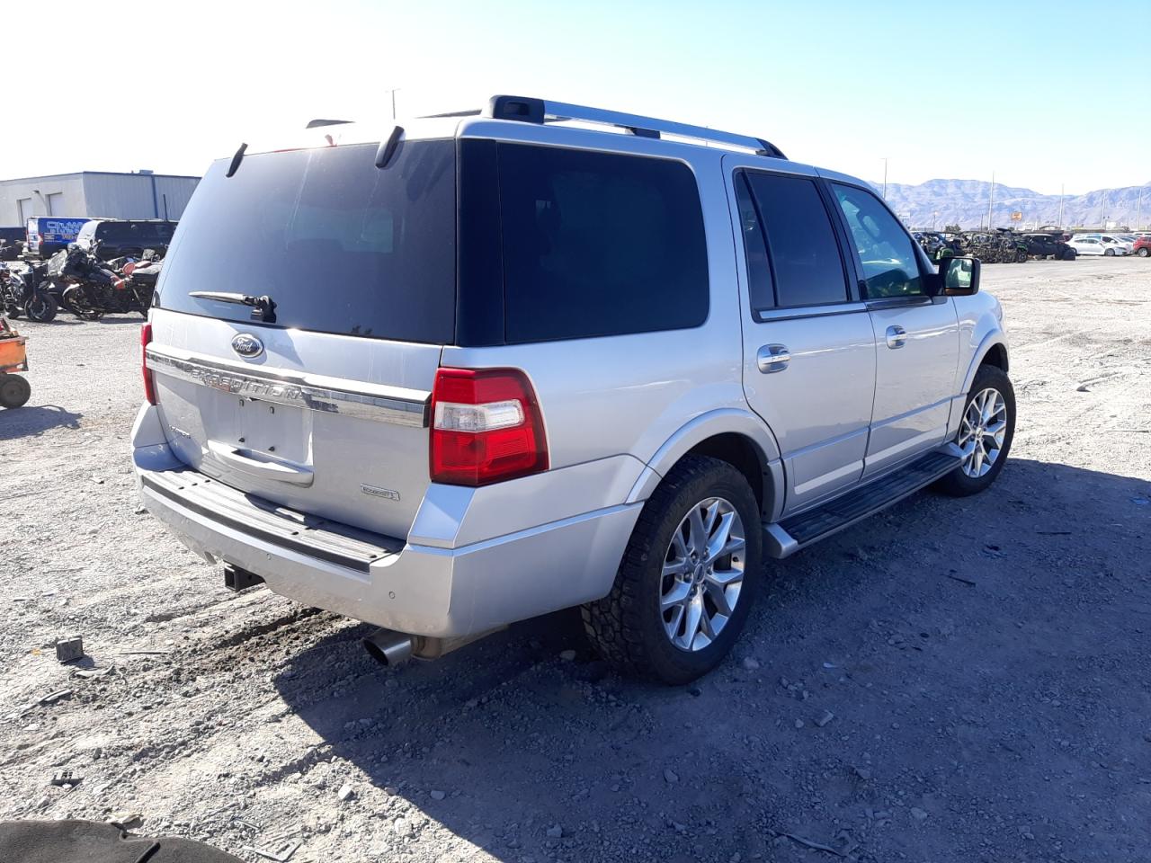 Photo 4 from auction – 2016 FORD EXPEDITION with VIN 1FMJU2AT3GEF12194