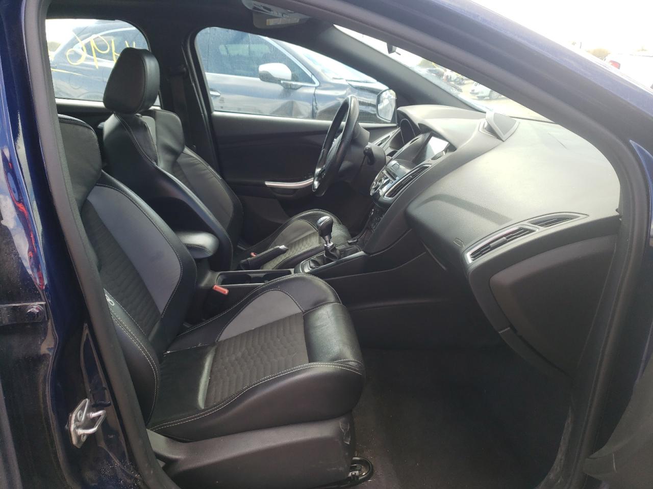 Photo 5 from auction – 2017 FORD FOCUS ST with VIN 1FADP3L99HL245288