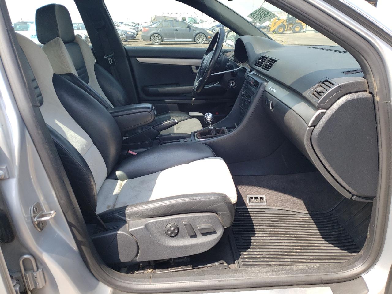 Photo 5 from auction – 2004 AUDI S4 with VIN WAUPL68E84A210478