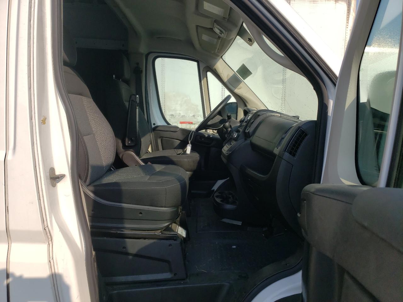 Photo 5 from auction – 2019 RAM PROMASTER with VIN 3C6TRVCG9KE530994
