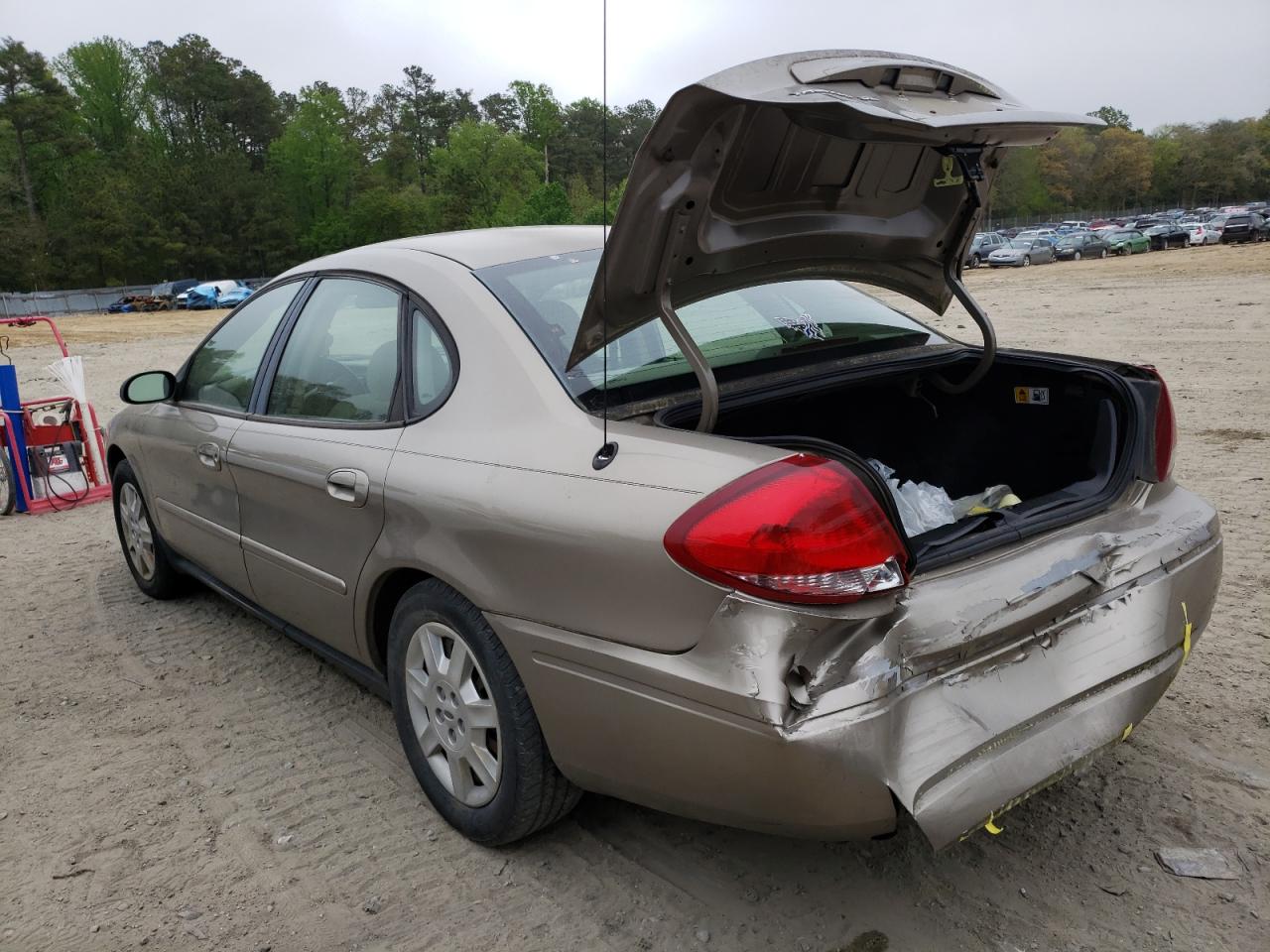 Photo 3 from auction – 2007 FORD TAURUS SE with VIN 1FAFP53U07A108811
