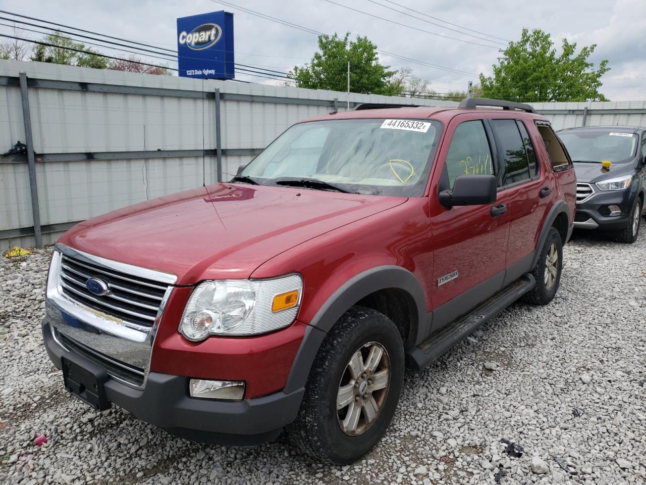 Photo 2 from auction – 2006 FORD EXPLORER X with VIN 1FMEU73E66UB08002