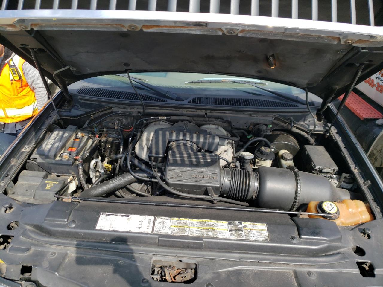 Foto 7 de la subasta – 2002 LINCOLN NAVIGATOR con VIN 5LMFU28R72LJ04444