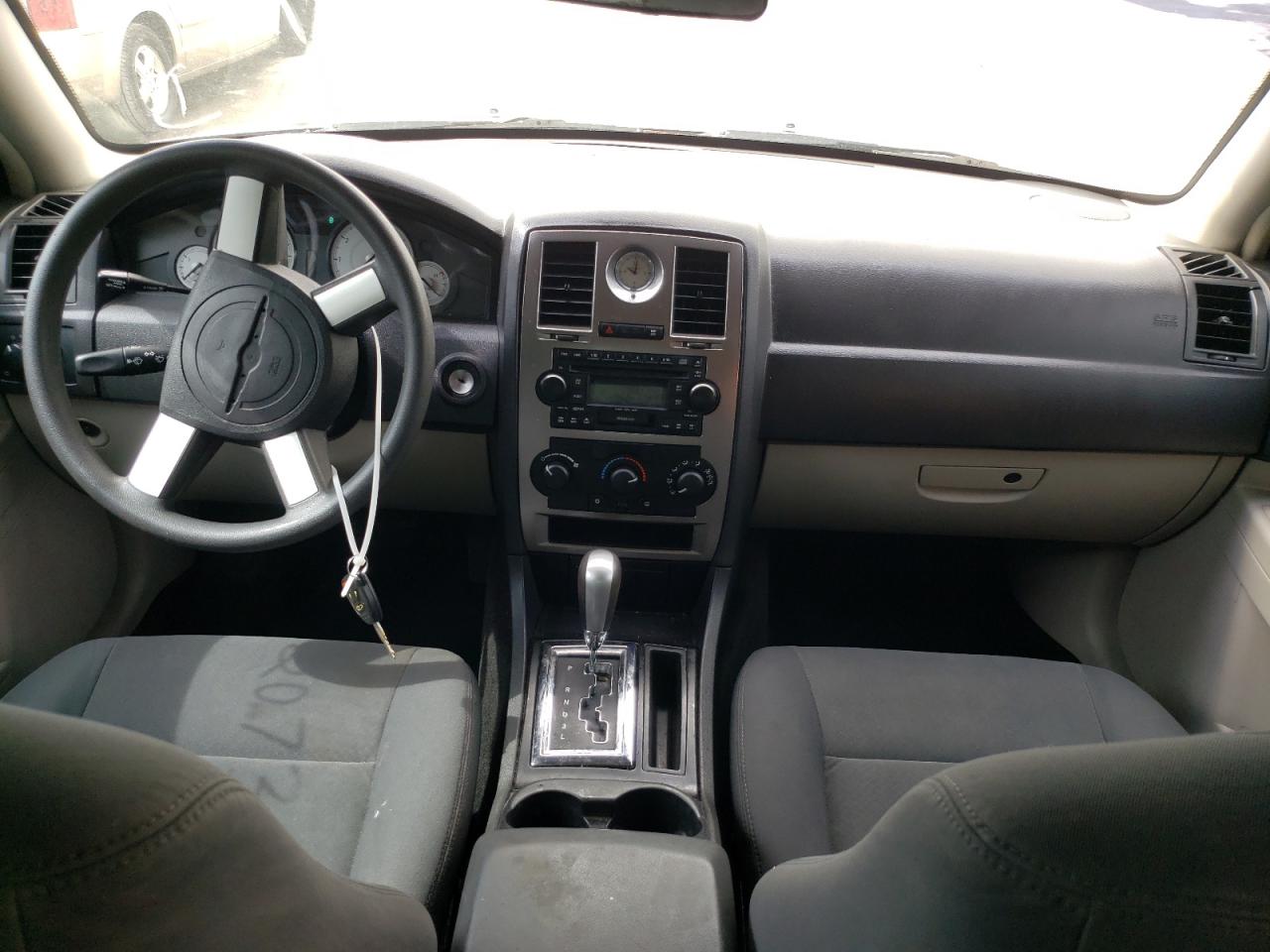 Photo 9 from auction – 2007 CHRYSLER 300 with VIN 2C3LA43RX7H863068