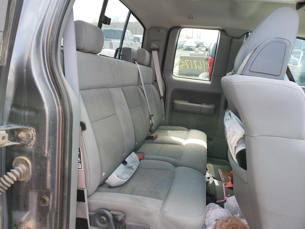 Photo 6 from auction – 2004 FORD F150 with VIN 1FTRX14W04NA62952