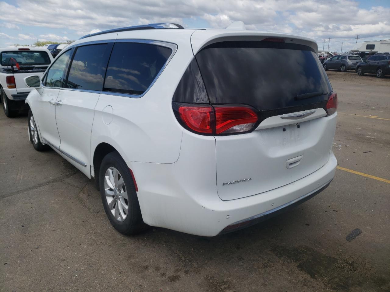 Photo 3 from auction – 2019 CHRYSLER PACIFICA T with VIN 2C4RC1BG3KR732484