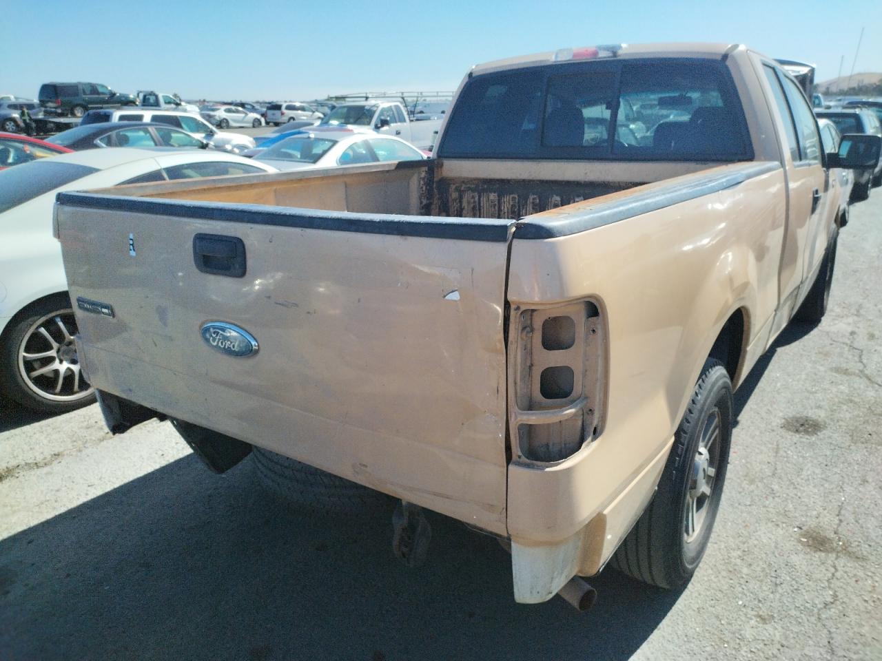 Photo 4 from auction – 2006 FORD F150 with VIN 1FTPX12546KC21171