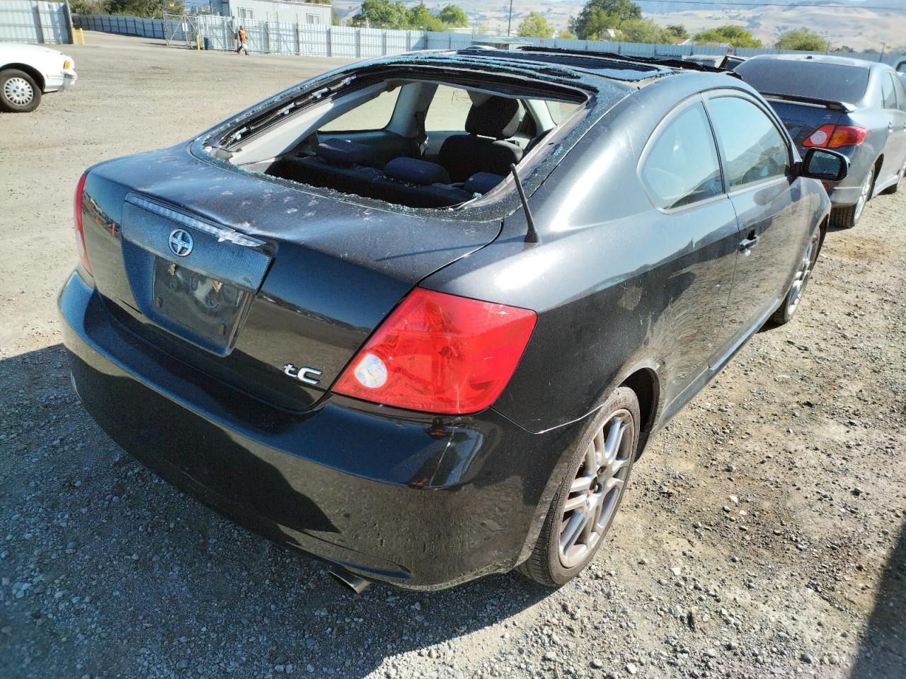 Photo 4 from auction – 2006 TOYOTA SCION TC with VIN JTKDE167560091734
