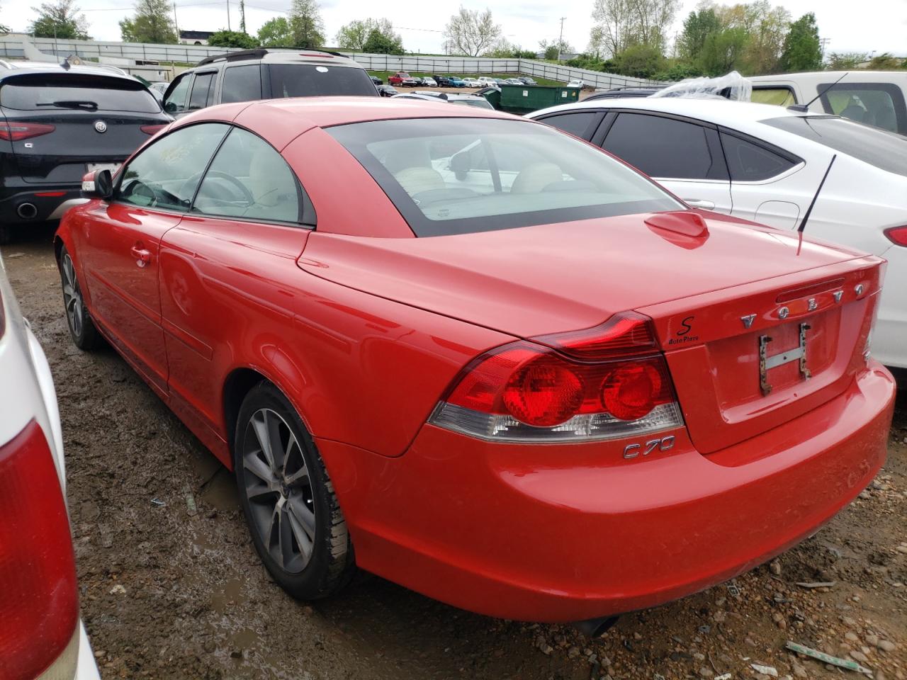 Photo 3 from auction – 2010 VOLVO C70 T5 with VIN YV1672MC9AJ090132