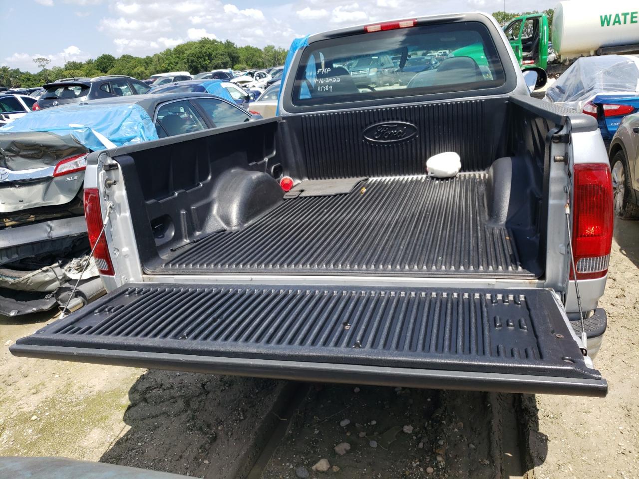 Photo 6 from auction – 2001 FORD F150 with VIN 1FTZF17231NB66813