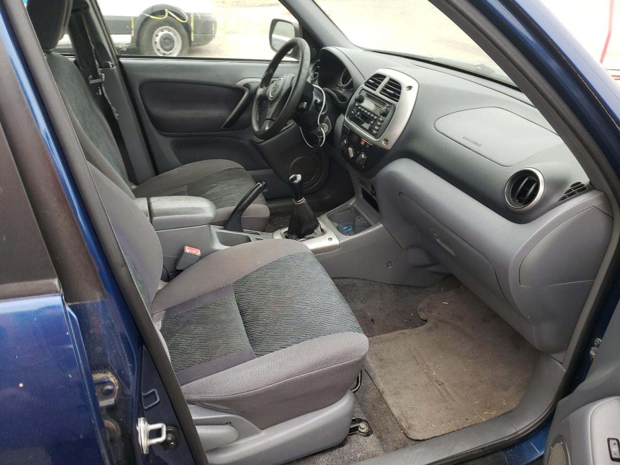 Photo 5 from auction – 2001 TOYOTA RAV4 with VIN JTEHH20V310049435