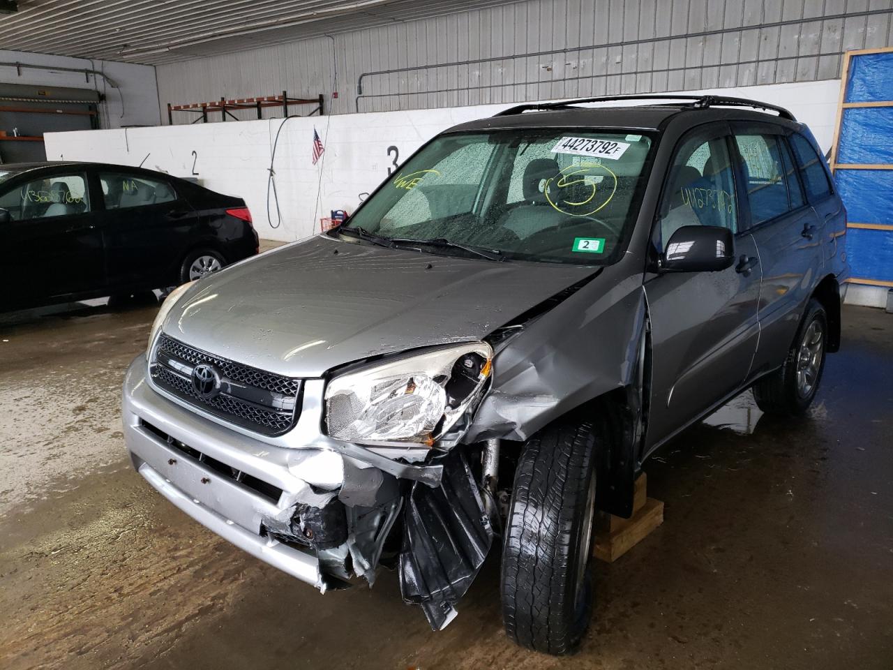 Photo 2 from auction – 2005 TOYOTA RAV4 with VIN JTEHD20V750064019