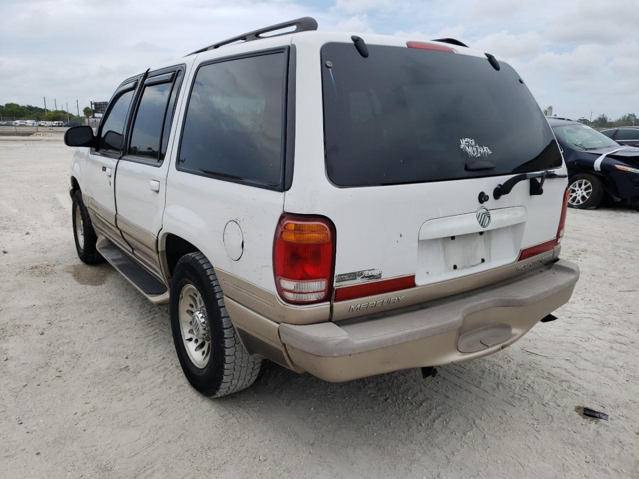 Photo 3 from auction – 2000 MERCURY MOUNTAINEE with VIN 4M2DU76E4YUJ23848