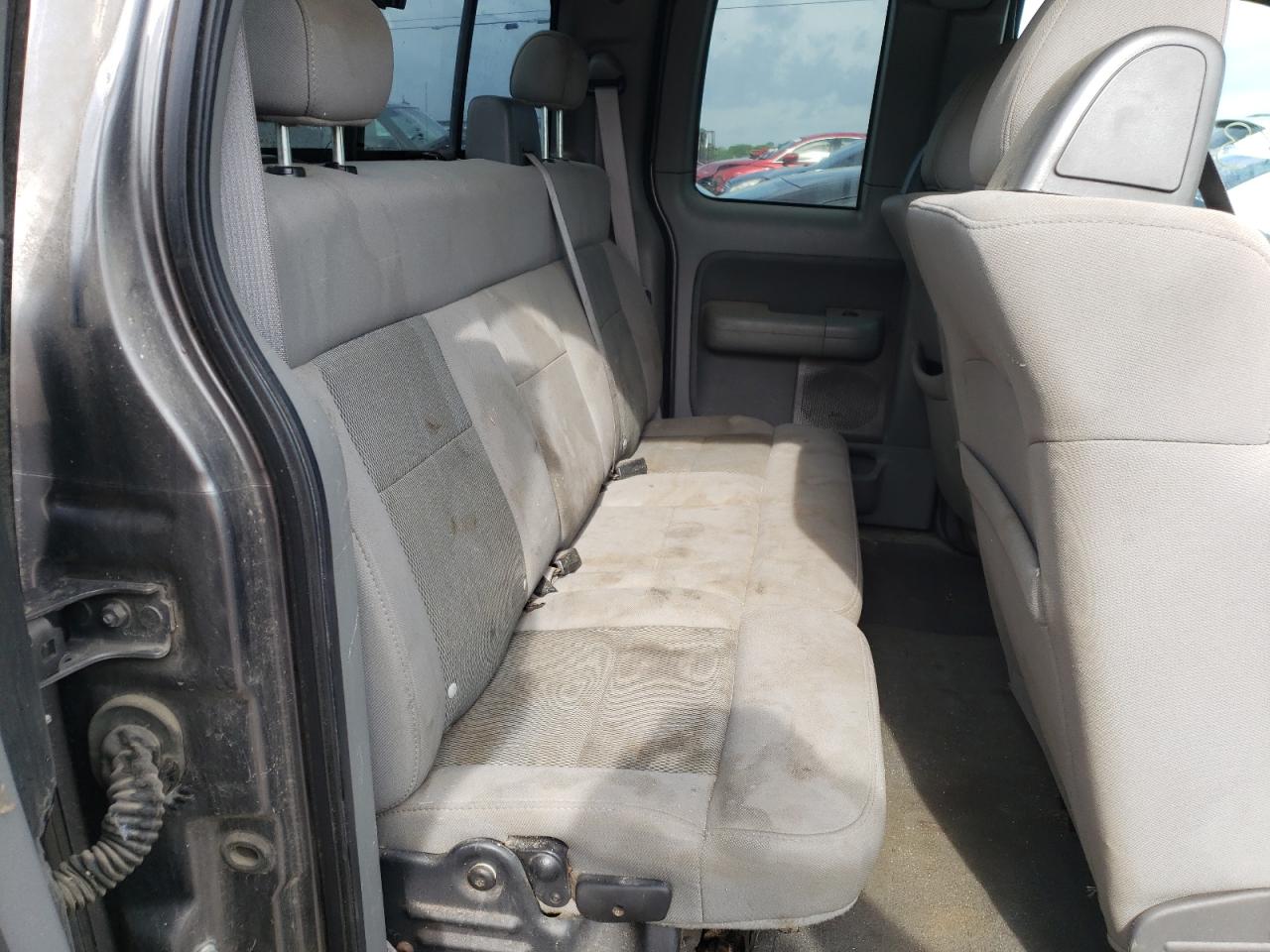 Photo 6 from auction – 2005 FORD F150 with VIN 1FTPX14515FB19623