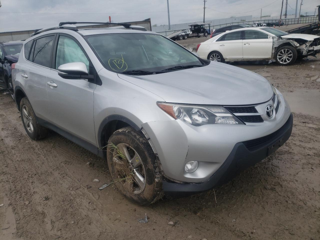 TOYOTA RAV4 XLE 2015 with VIN 2T3RFREV1FW303856 - Photo from auction