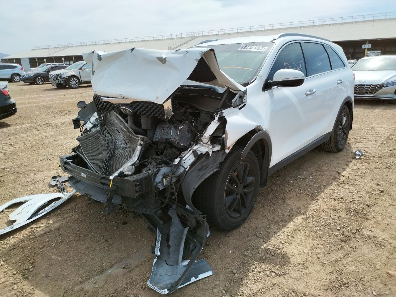 Photo 9 from auction – 2016 KIA SORENTO LX with VIN 5XYPG4A35GG012403