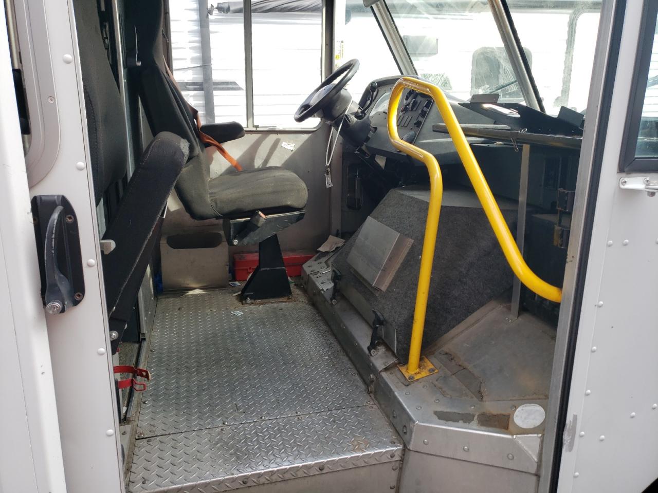 Photo 5 from auction – 2011 FORD ECONOLINE with VIN 1FC1E3KL7BDA24483