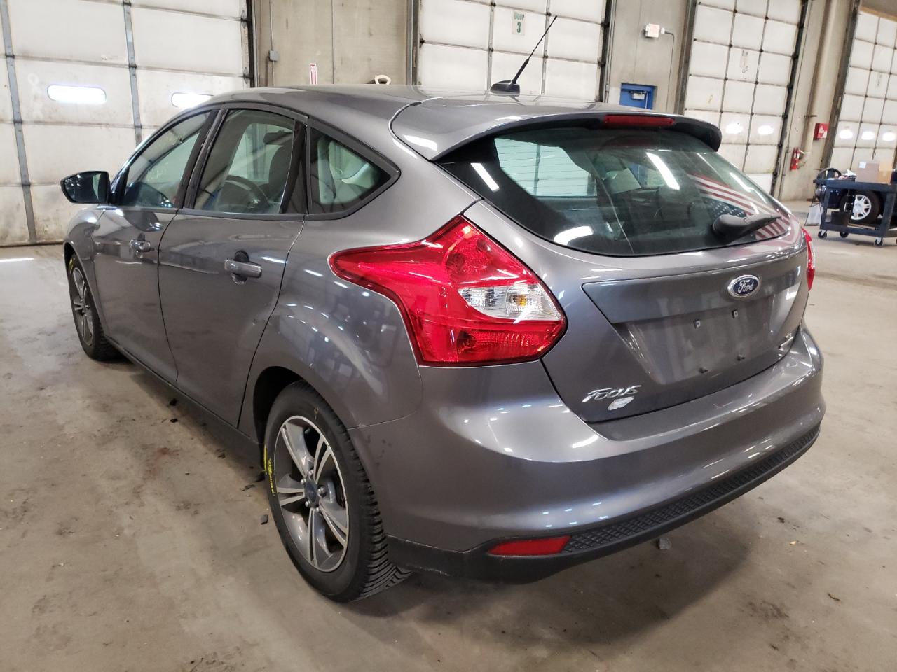 Photo 3 from auction – 2014 FORD FOCUS SE with VIN 1FADP3K2XEL463577
