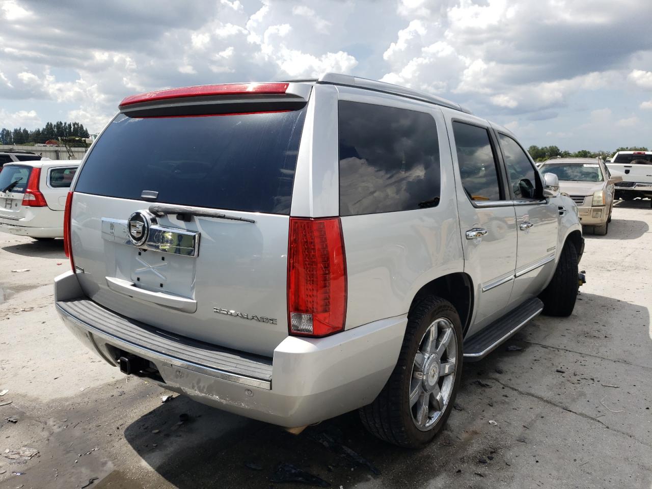 Photo 4 from auction – 2011 CADILLAC ESCALADE L with VIN 1GYS4BEF7BR263777