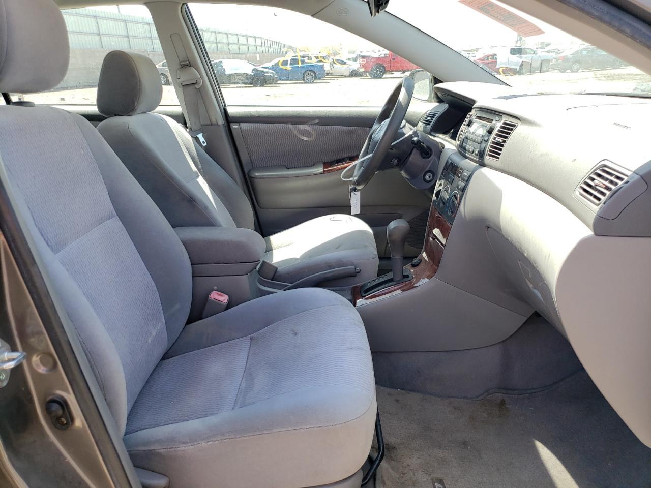 Photo 5 from auction – 2005 TOYOTA COROLLA CE with VIN 1NXBR30EX5Z429024