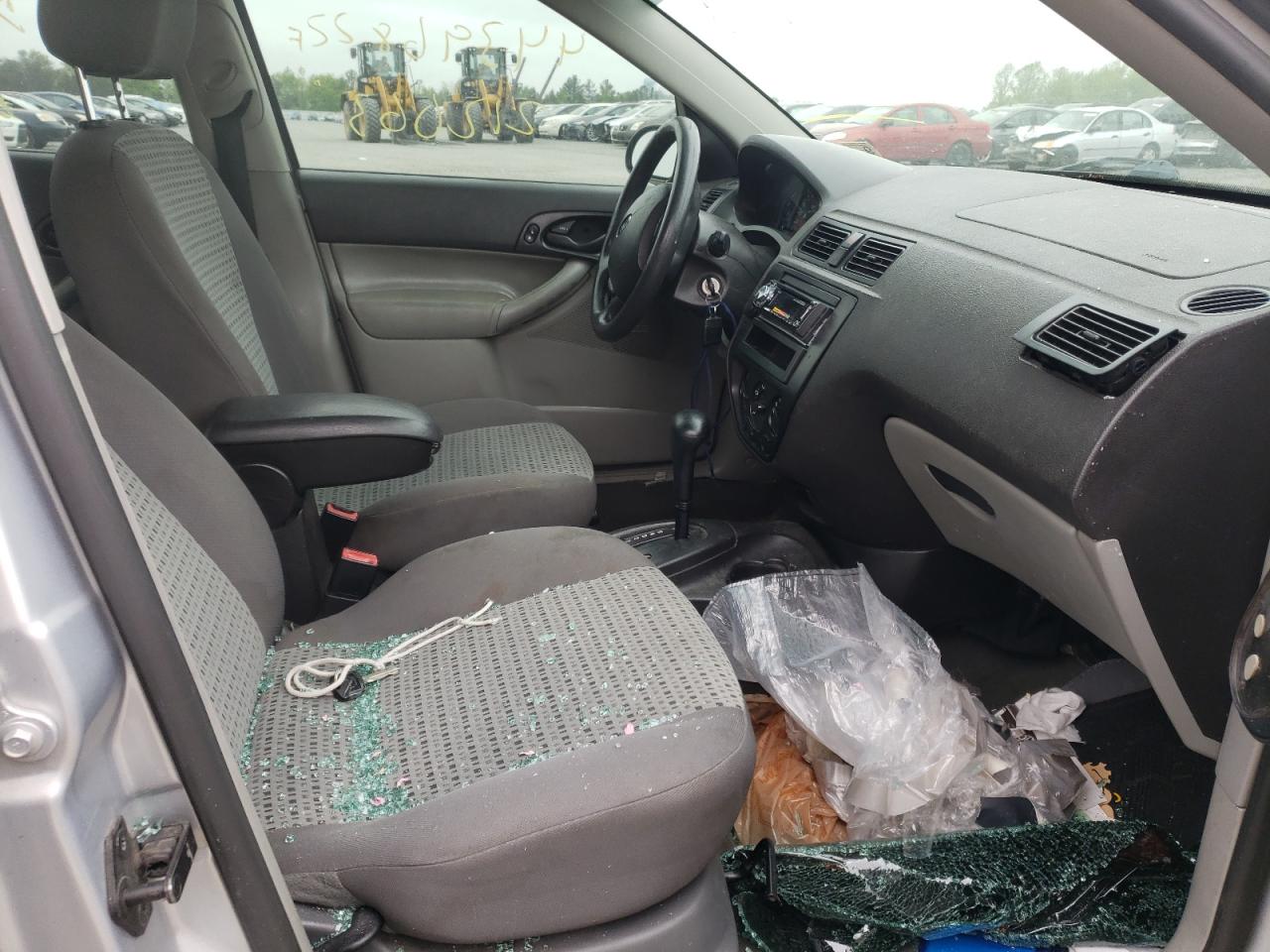 Photo 5 from auction – 2006 FORD FOCUS with VIN 1FAFP34N46W236840