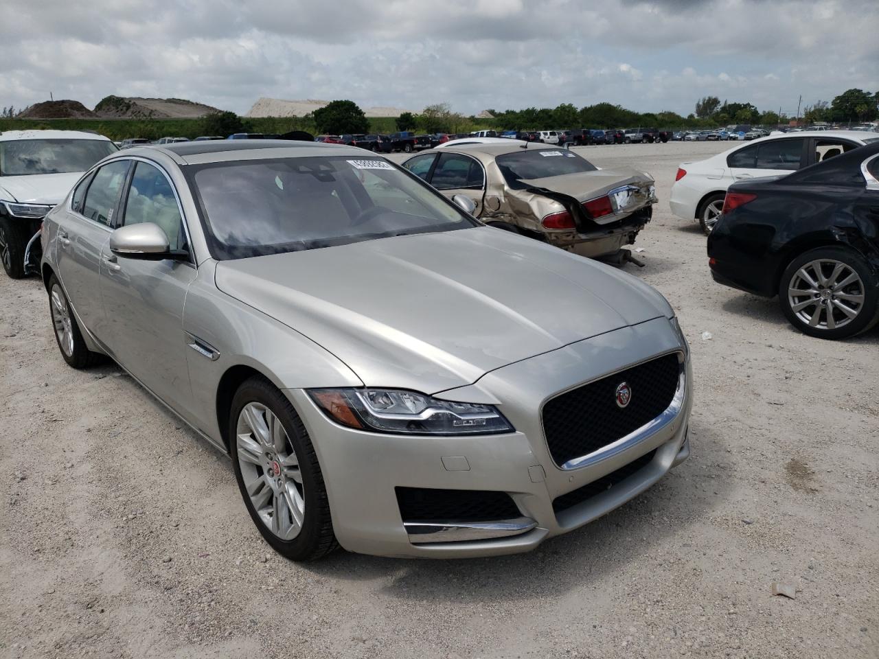 2017 Jaguar XF