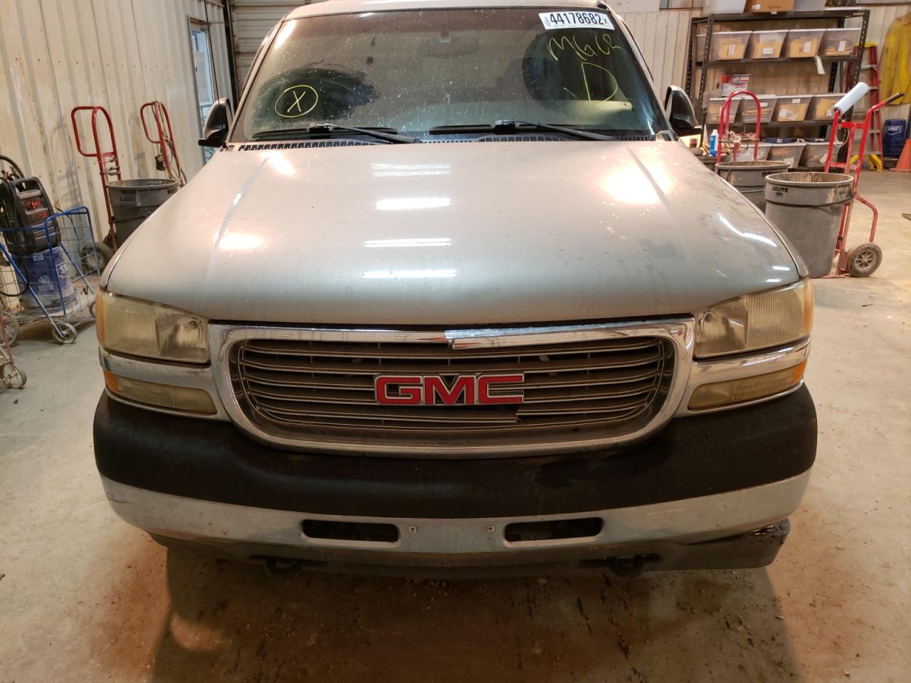 Photo 9 from auction – 2002 GMC SIERRA C25 with VIN 1GTHC23U02F136861