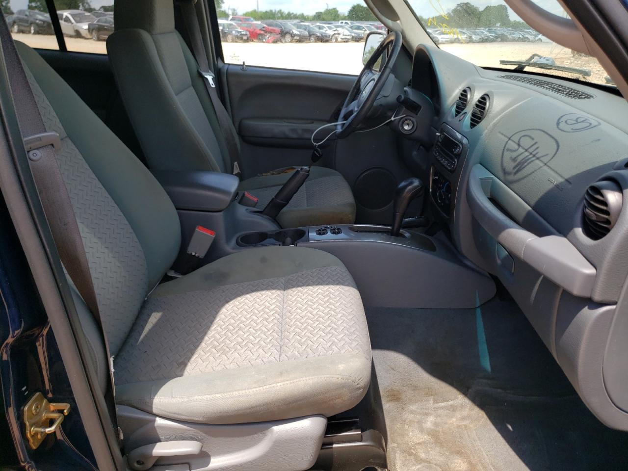 Photo 5 from auction – 2005 JEEP LIBERTY RE with VIN 1J4GL38K65W538892