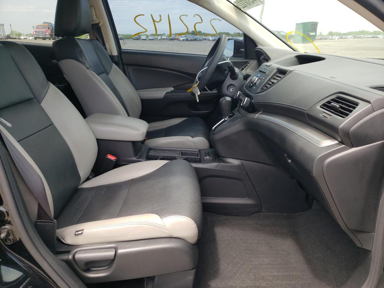 Photo 5 from auction – 2016 HONDA CR-V SE with VIN 2HKRM3H46GH513903