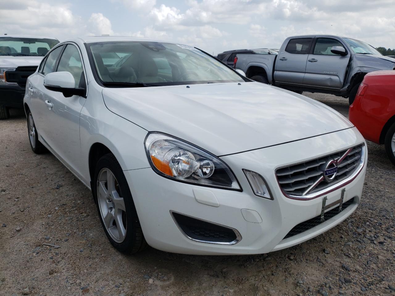 VOLVO S60 T5 2012 with VIN YV1622FSXC2116902 - Photo from auction