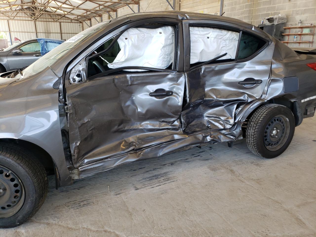 Photo 9 from auction – 2016 NISSAN VERSA S with VIN 3N1CN7AP2GL874336