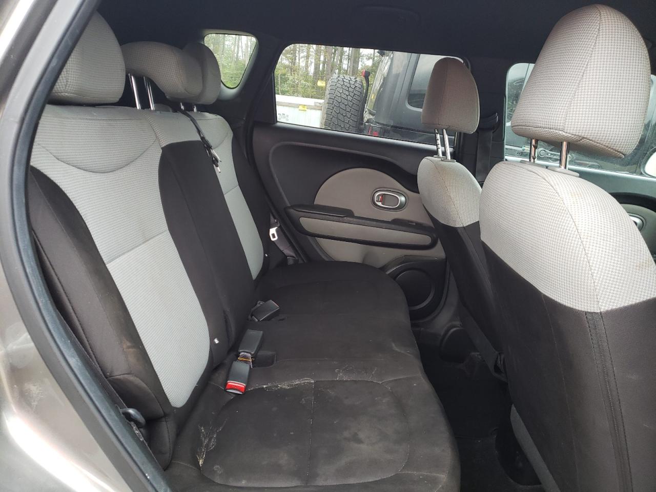 Photo 6 from auction – 2017 KIA SOUL with VIN KNDJN2A26H7412248