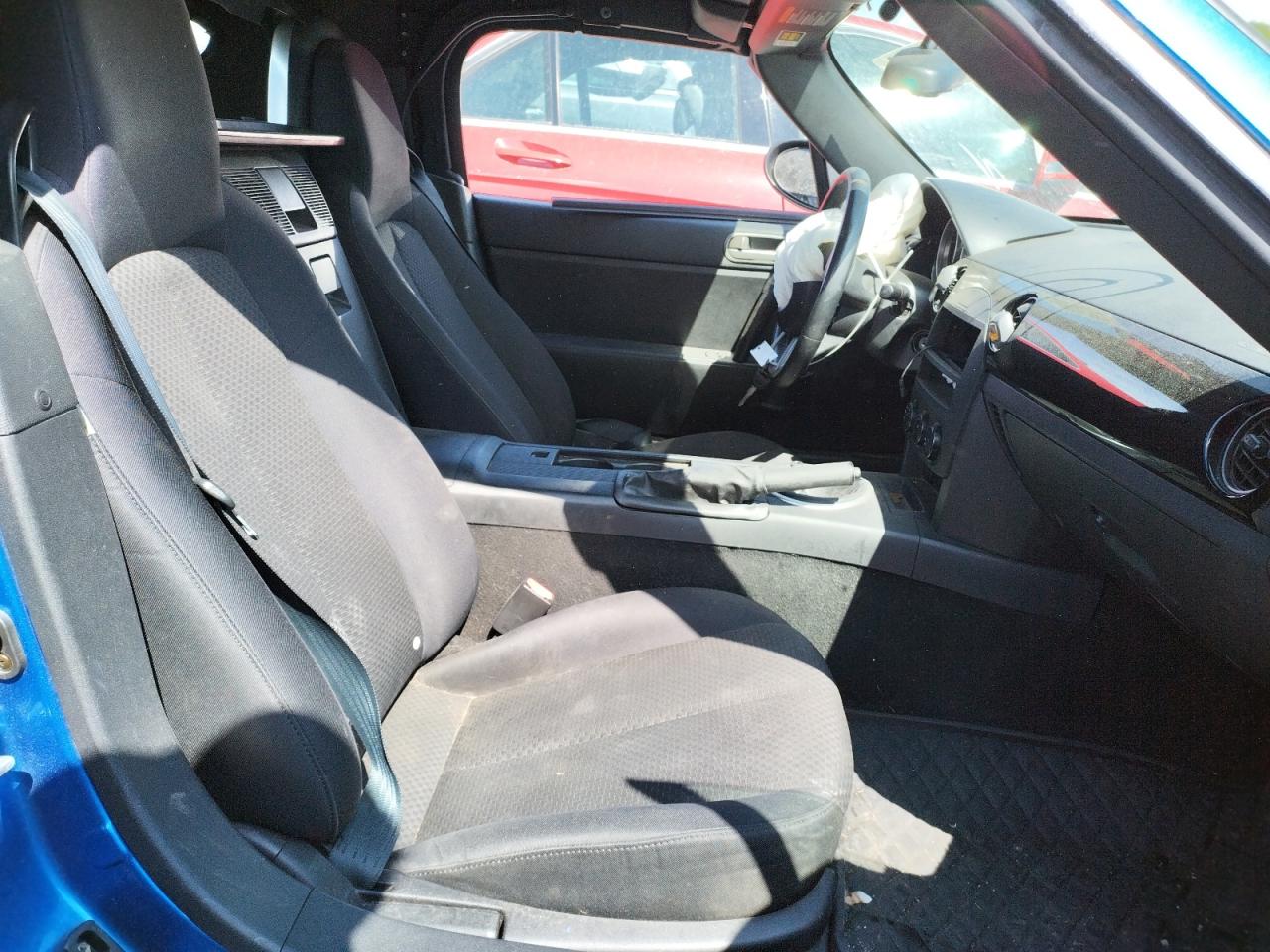 Photo 5 from auction – 2006 MAZDA MX-5 MIATA with VIN JM1NC25F260104374