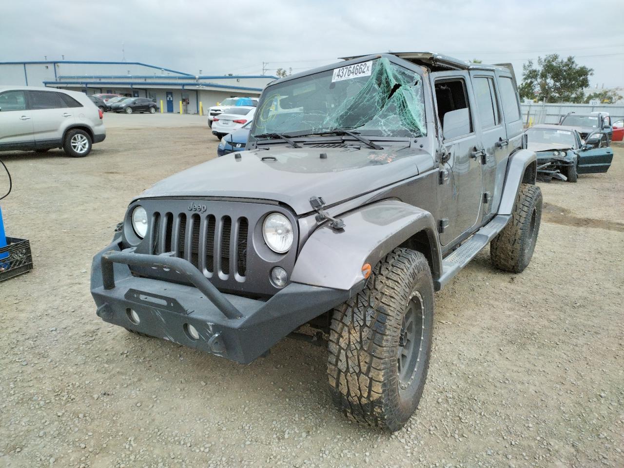 Photo 2 from auction – 2016 JEEP WRANGLER U with VIN 1C4BJWDG2GL173107