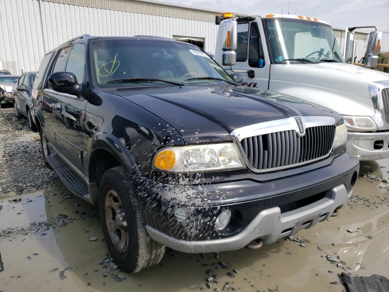 LINCOLN NAVIGATOR 2002 con VIN 5LMFU28R72LJ04444 - Foto de la subasta