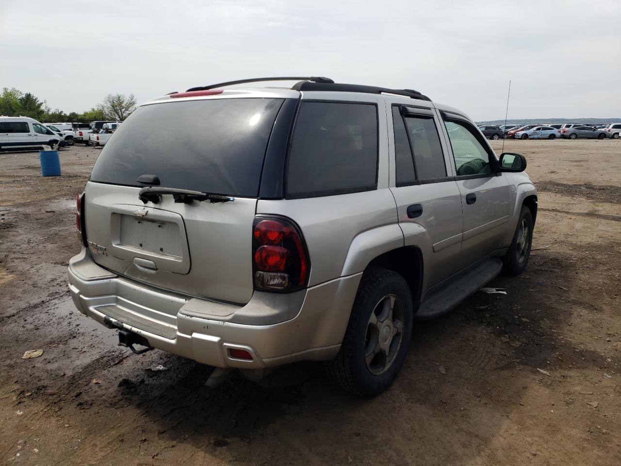 Photo 4 from auction – 2007 CHEVROLET TRAILBLAZE with VIN 1GNDT13S372170743