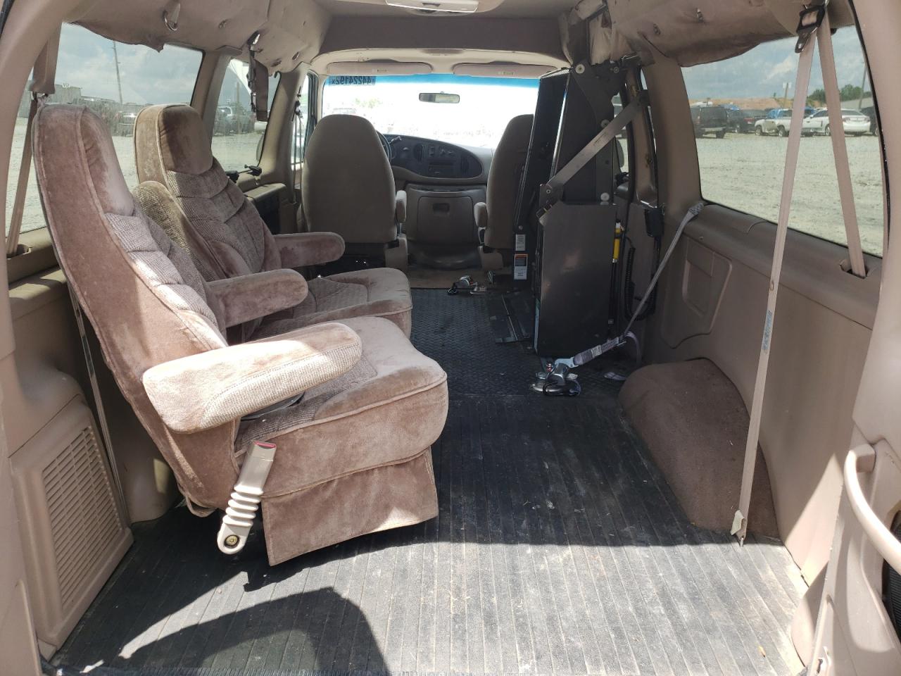 Photo 6 from auction – 1998 FORD ECONOLINE with VIN 1FMRE11LXWHA74569