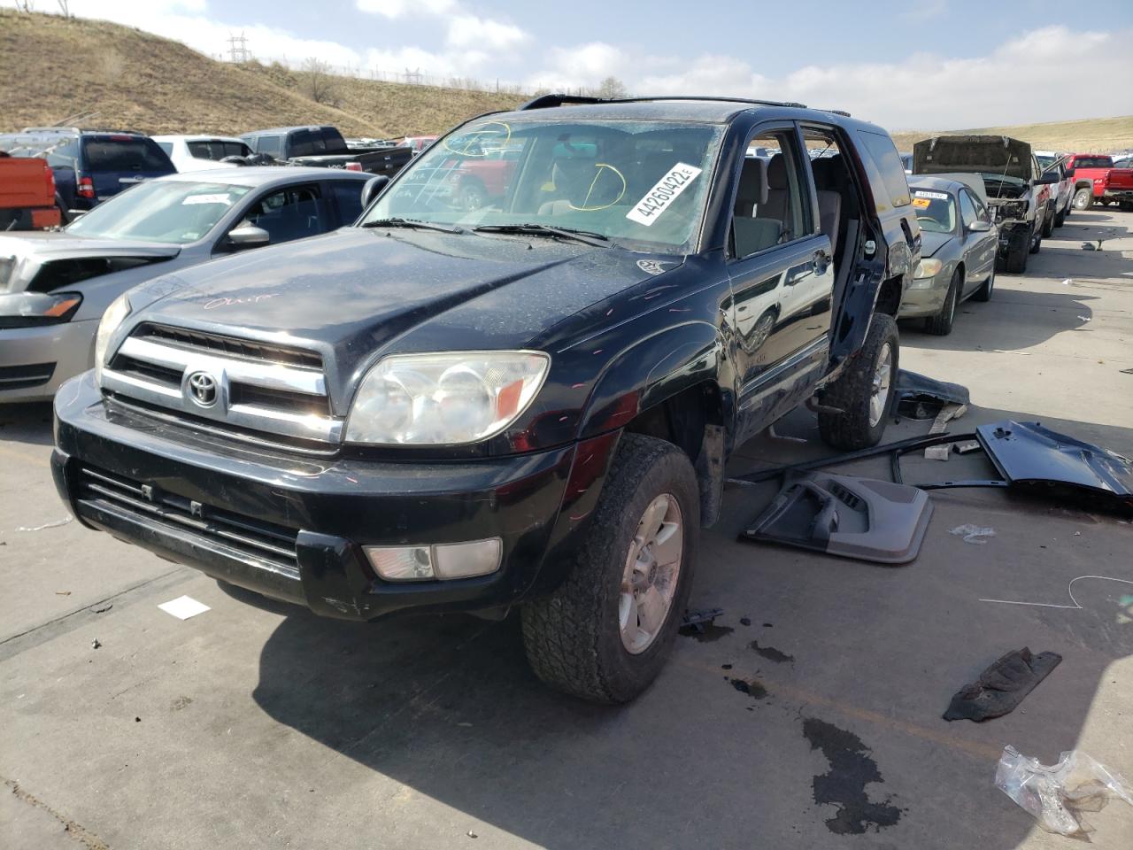 Photo 2 from auction – 2005 TOYOTA 4RUNNER SR with VIN JTEBU14RX50064934