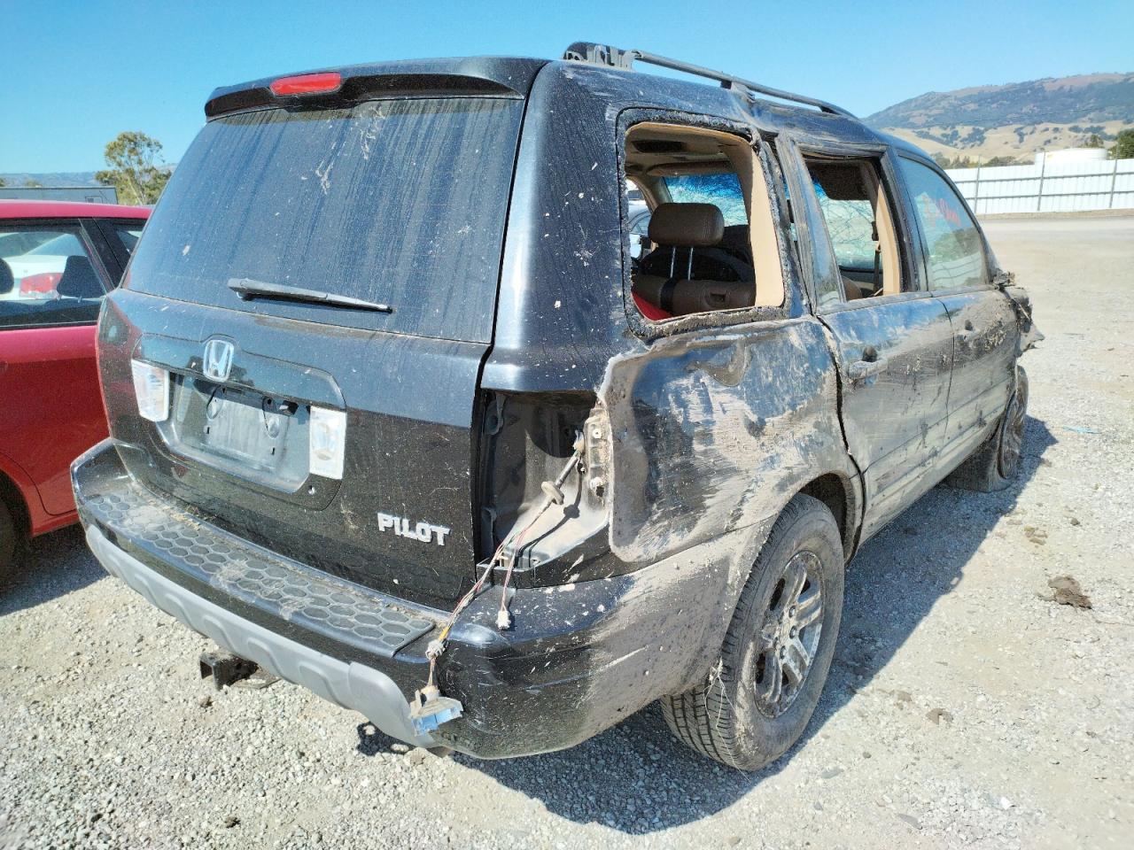 Photo 4 from auction – 2005 HONDA PILOT EXL with VIN 5FNYF18605B053936