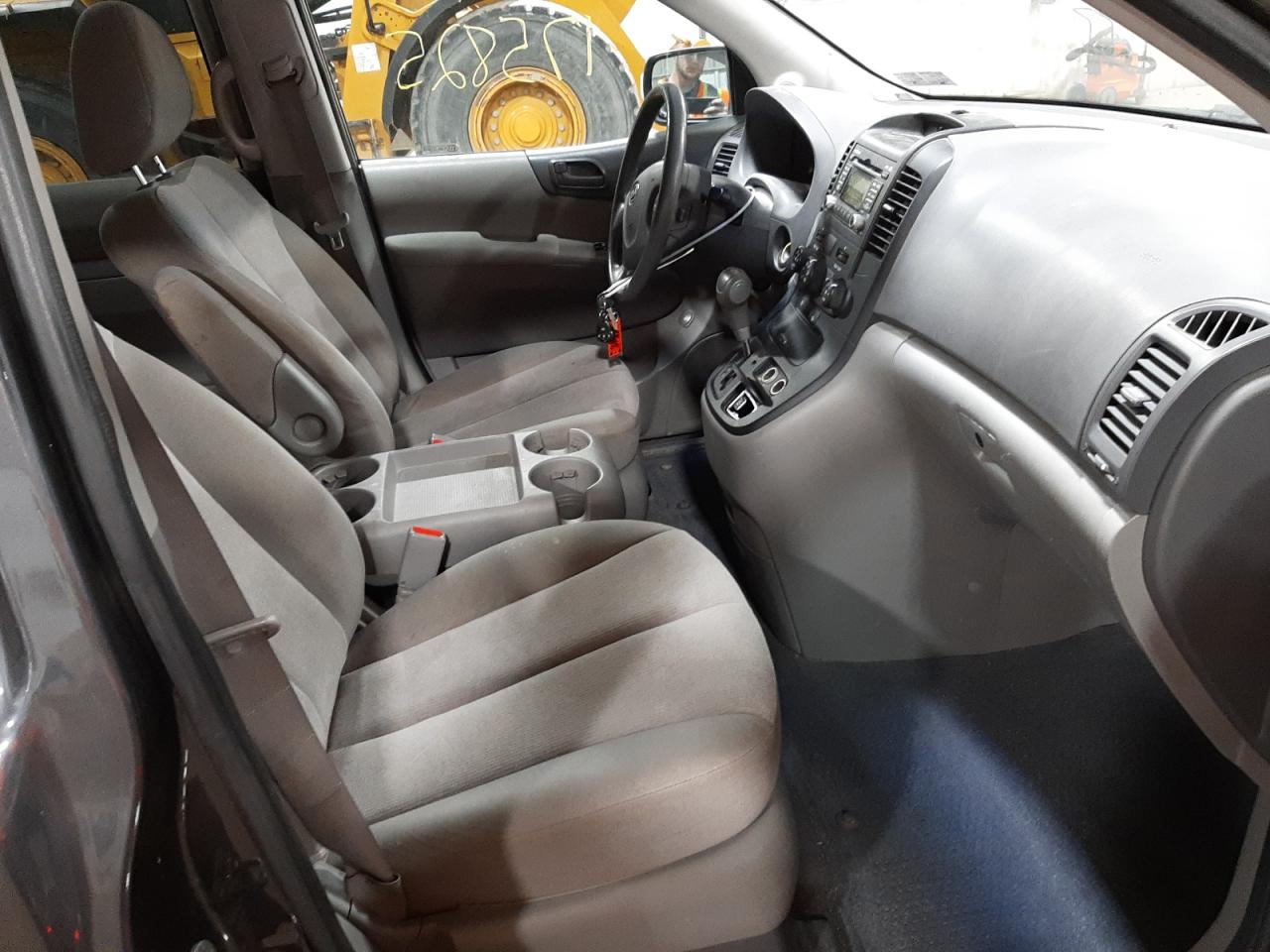 Photo 5 from auction – 2012 KIA SEDONA LX with VIN KNDMG4C75C6474797