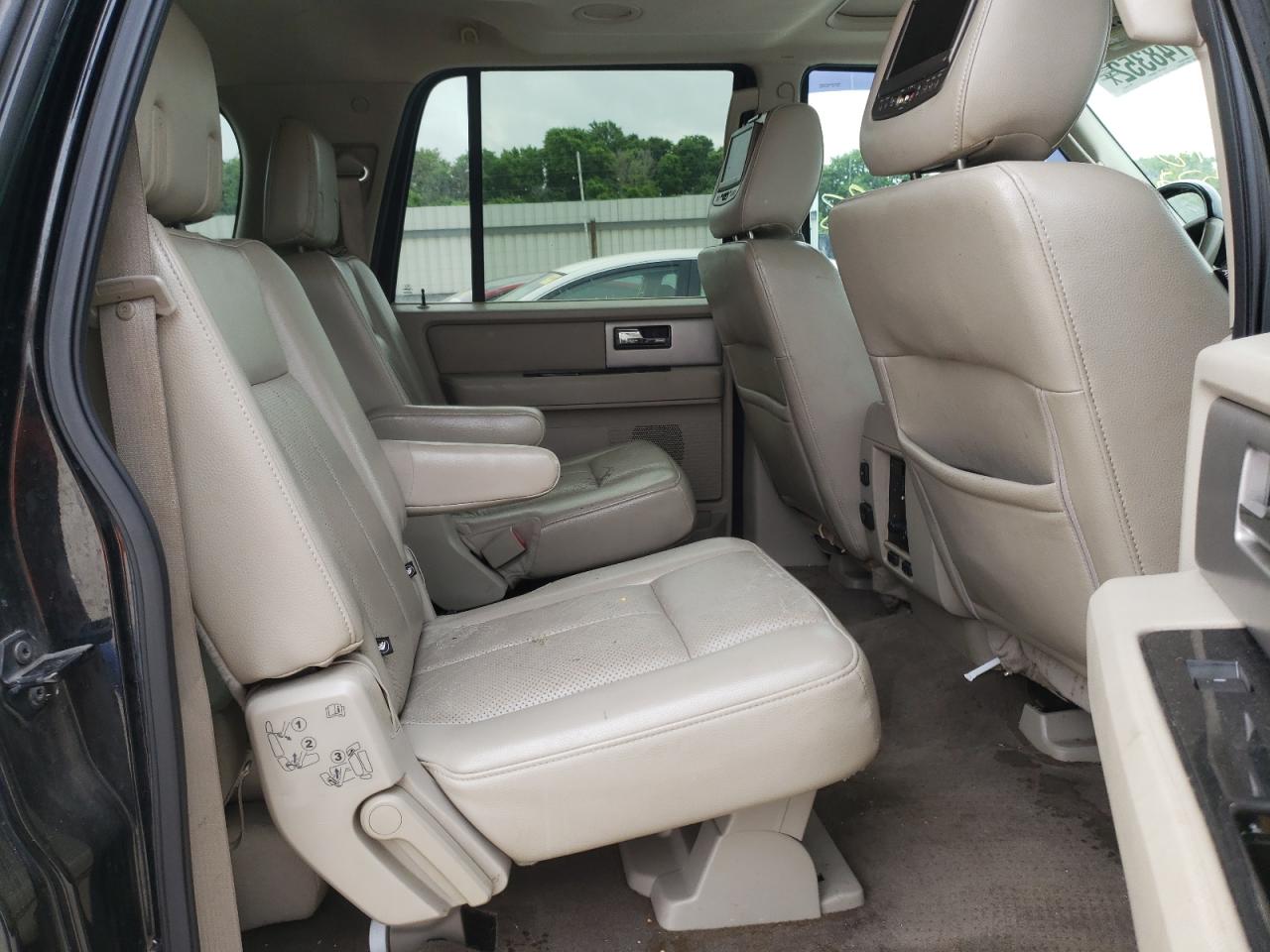 Photo 18 from auction – 2011 FORD EXPEDITION with VIN 1FMJK1K50BEF18222