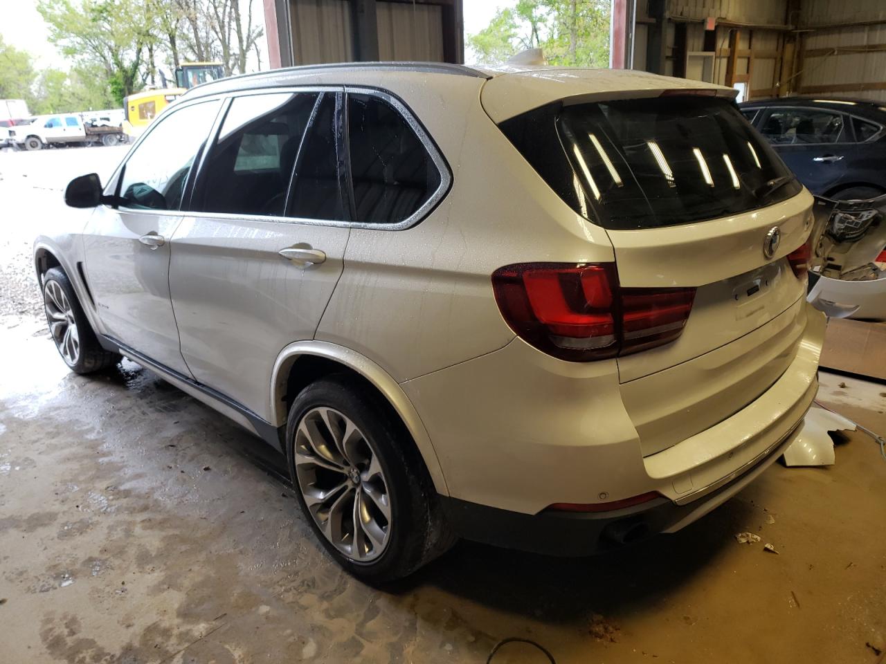 Photo 3 from auction – 2015 BMW X5 XDRIVE3 with VIN 5UXKR0C57F0K56942