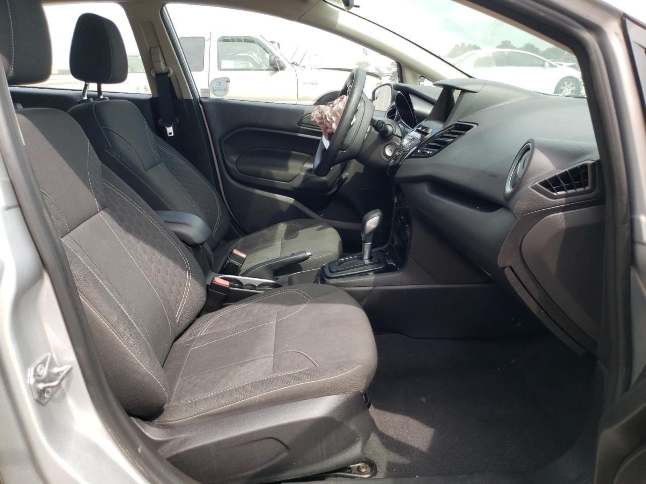Photo 5 from auction – 2019 FORD FIESTA with VIN 3FADP4EJ6KM137603