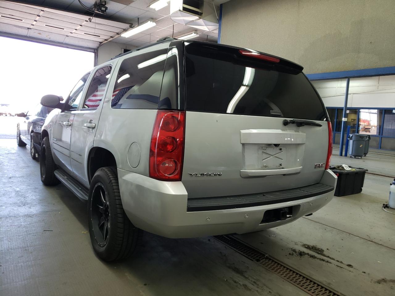 Photo 3 from auction – 2013 GMC YUKON SLT with VIN 1GKS2DE09DR233707