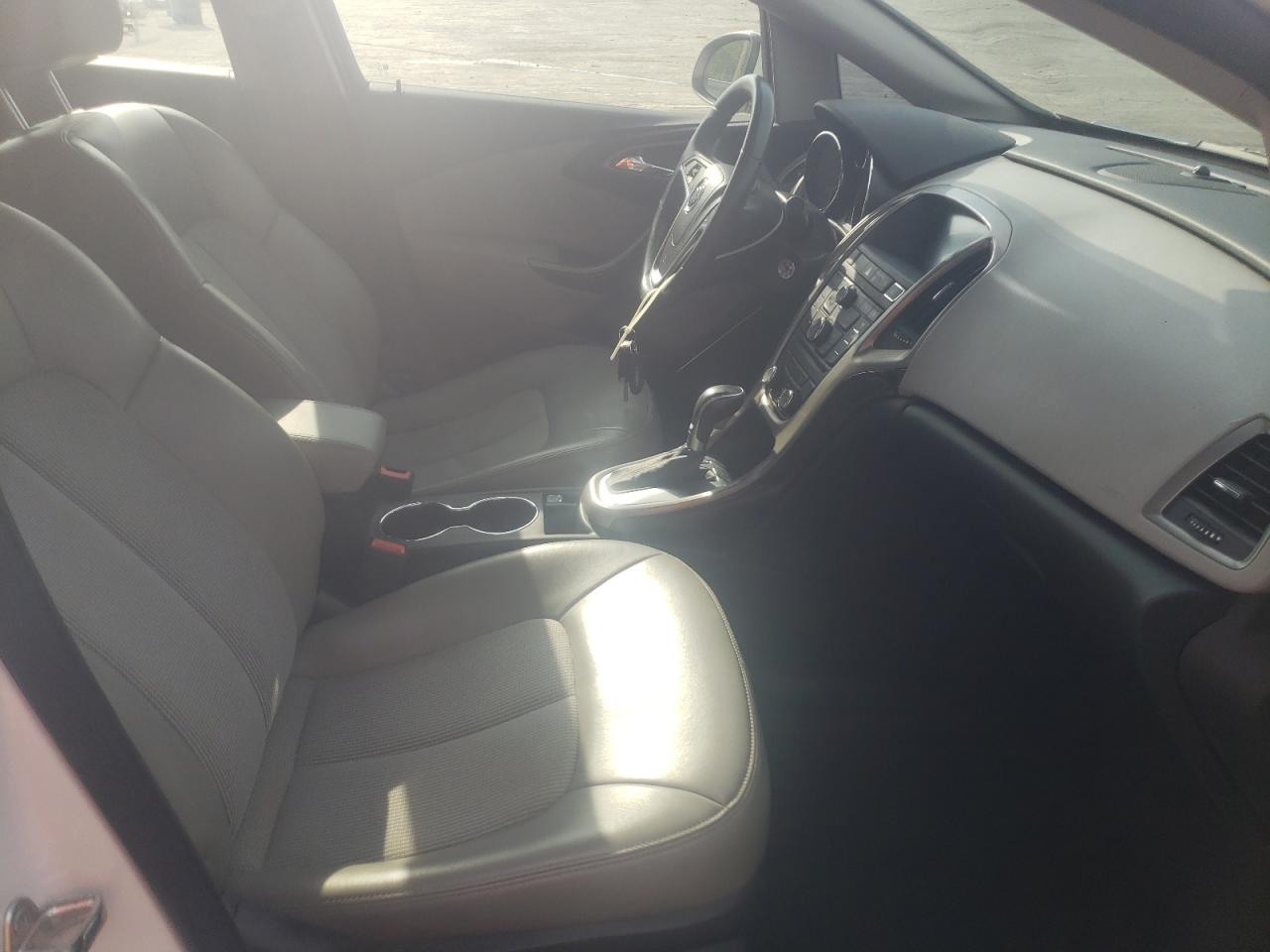 Foto 5 de la subasta – 2013 BUICK VERANO con VIN 1G4PP5SK6D4206892
