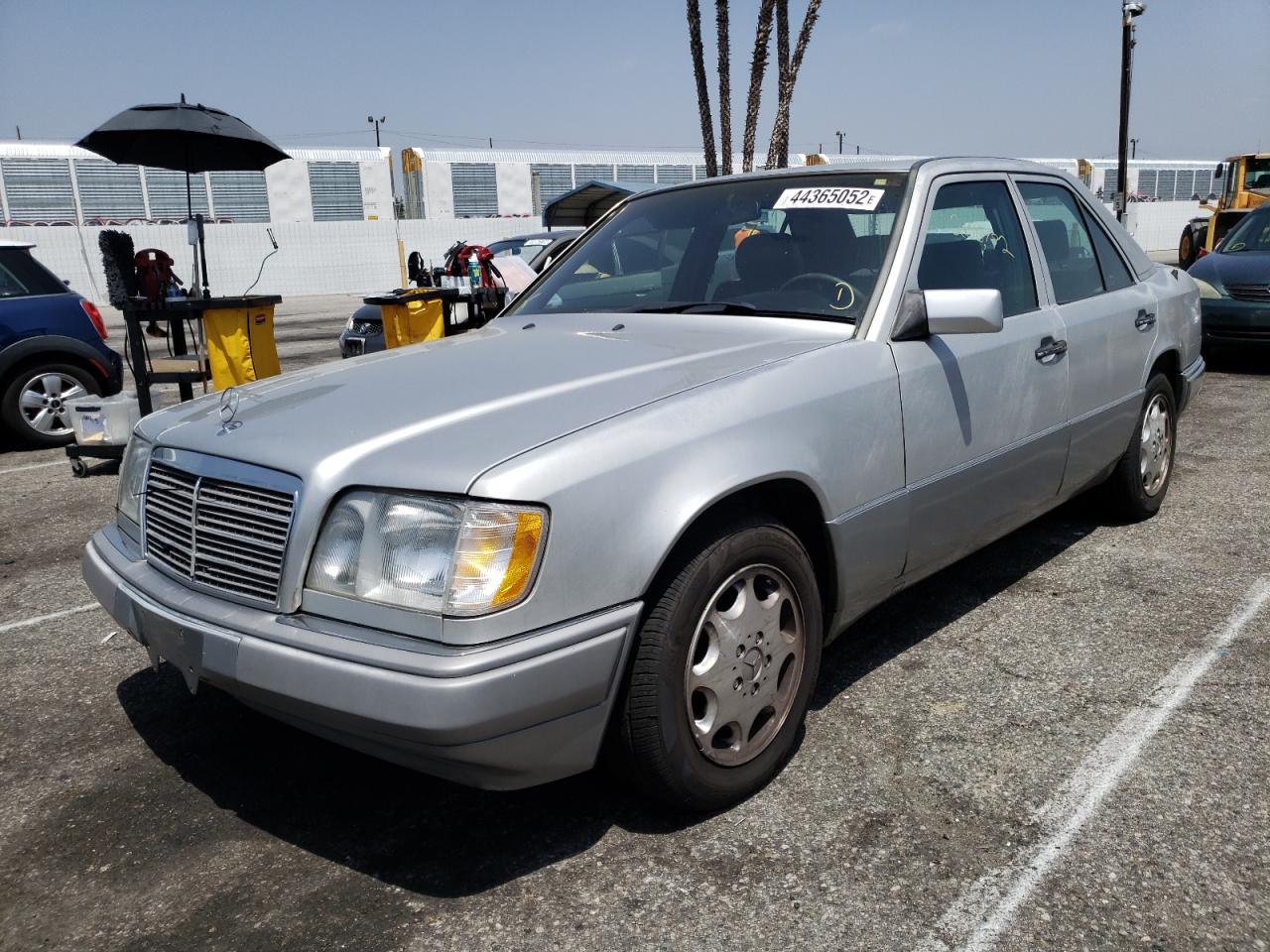 Photo 2 from auction – 1995 MERCEDES-BENZ E 320 BASE with VIN WDBEA32E8SC223822