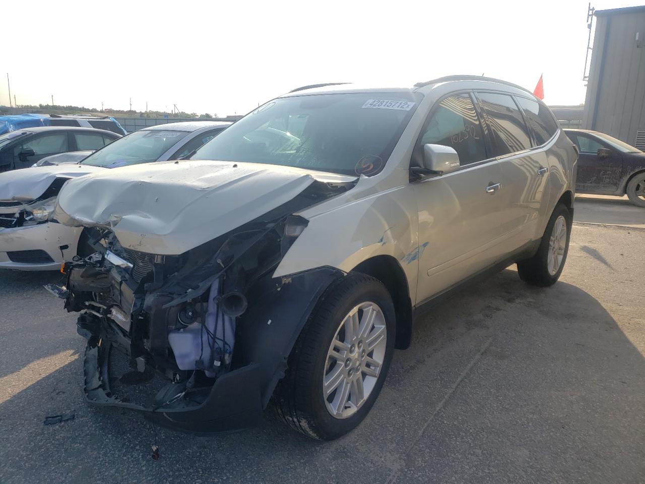 Photo 2 from auction – 2015 CHEVROLET TRAVERSE L with VIN 1GNKRGKD1FJ386655