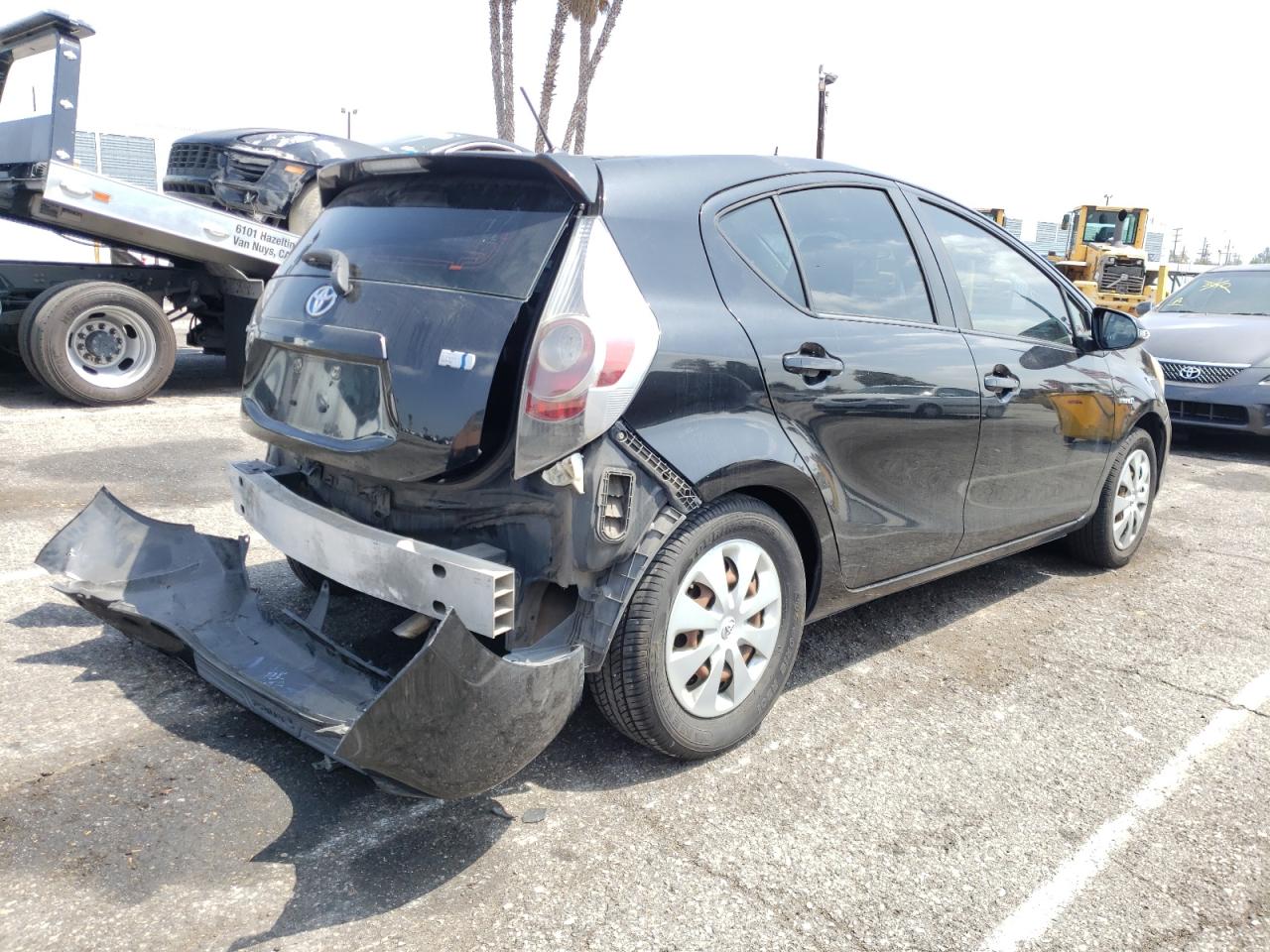 Photo 4 from auction – 2013 TOYOTA PRIUS C with VIN JTDKDTB33D1553697